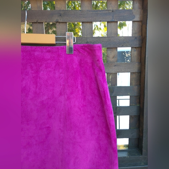Vintage Pink Suede Skirt - Picture 3 of 8